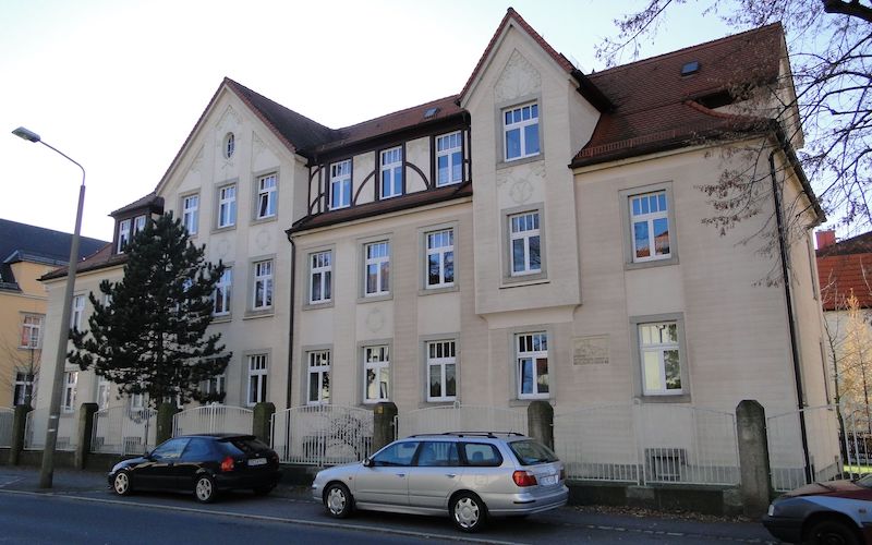 Zwangsversteigerung Dreifamilienwohnhaus in 70825 Korntal-Münchingen