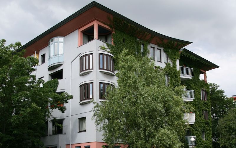Zwangsversteigerung Ideeller 1/2-Miteigentumsanteil an Mehrfamilienhaus in 94469 Deggendorf
