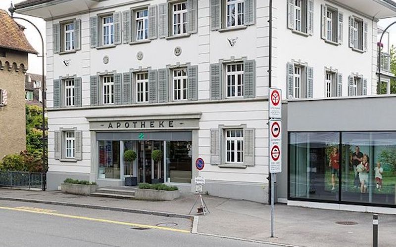 Zwangsversteigerung Wohn-/Geschäftshaus mit Tiefgarage und Pkw-Stellplätzen im Freien in 70327 Stuttgart