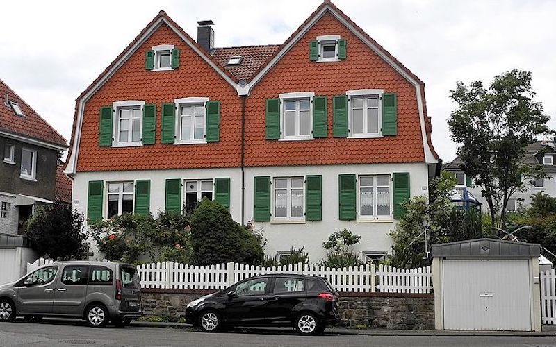 Zwangsversteigerung Einfamilienhaus (Doppelhaushälfte) mit Garage in 69226 Nußloch