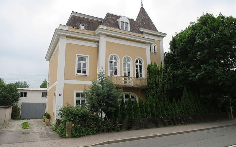Zwangsversteigerung Unter Denkmalschutz stehende Villa in 47179 Duisburg