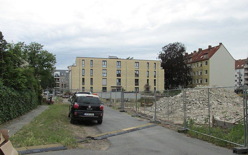 Zwangsversteigerung Baugrundstück (genutzt als Tennisplatz und Parkplatz) in 35418 Buseck